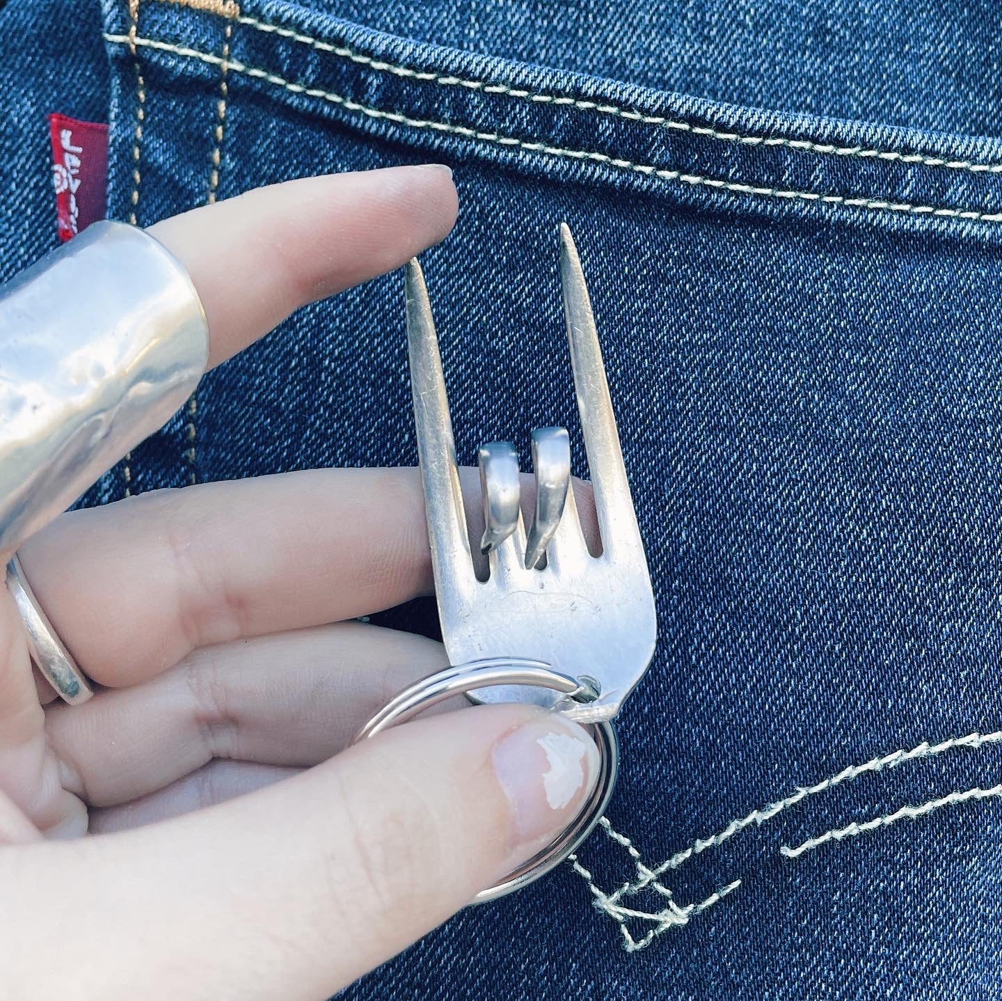 ROCK ON KEYCHAIN